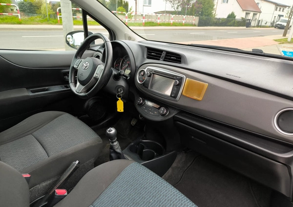 Skoda Fabia cena 24900 przebieg: 206000, rok produkcji 2015 z Warszawa małe 67